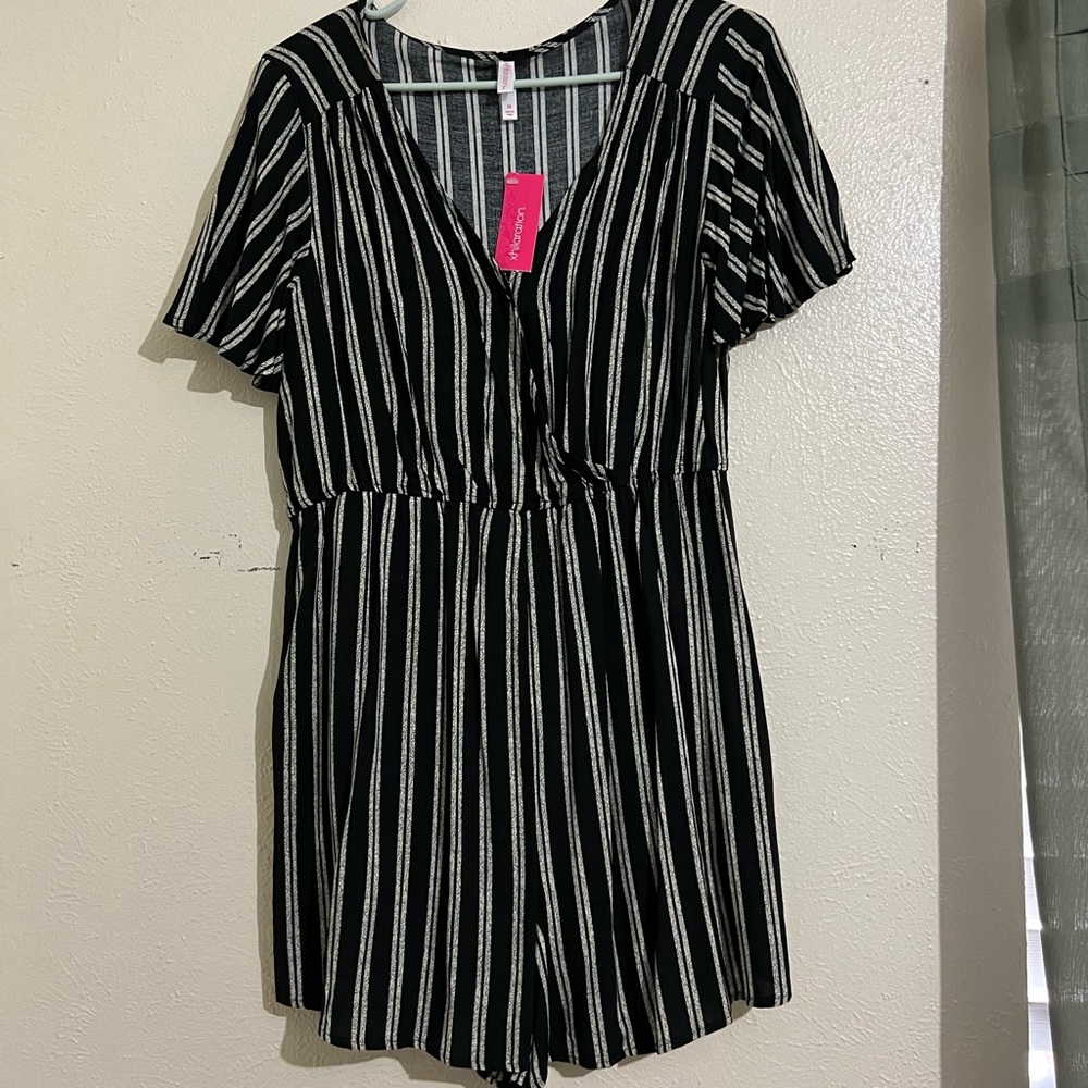 Summer ready Romper for Women. Size Med 6-8.